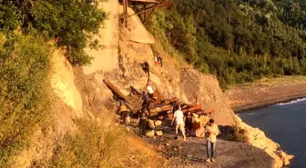 Yaşlı adam ve çocuk kayalıklarda mahsur kaldı