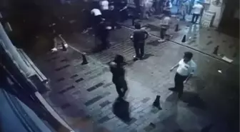 Son dakika haber | Beyoğlu'ndaki bıçaklı kavgada iki kişi yaralandı