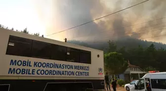 Son dakika haber | Marmaris'teki orman yangını nedeniyle yangın koordinasyon merkezi tahliye ediliyor