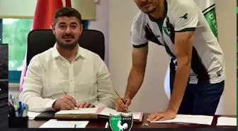 Denizlispor'da kaleci Hüseyin uzattı