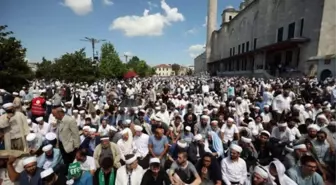 Mahmud Efendi cenazesine kaç kişi katıldı? 24 Haziran Cuma Mahmut Ustaosmanoğlu'nun cenazesine kaç kişi katıldı, kaç bin, kaç milyon kişi katıldı?