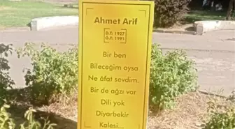 Ahmed Arif'in büstünde şiirinin yazılı olduğu baskıya zarar verildi (2)