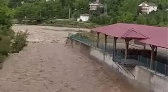 Bartın'da dereler taştı, 6 ev için tahliye kararı verildi (3)