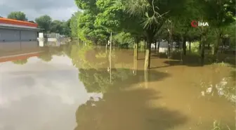 Bartın'da tekstil fabrikası sular altında kaldı