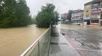 Bartın'da sağanak; yollar göle döndü, evleri su bastı (4)