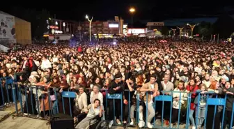 Erzincan Cem Adrian ile şenlendi