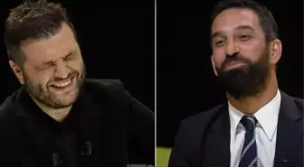 Arda Turan'ın, 'Fenerliler kusura bakmasın' diyerek yaptığı Fatih Terim esprisi stüdyoyu kahkahaya boğdu