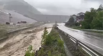 (DRONE) Barajın yanındaki yıkılan evler havadan görüntülendi