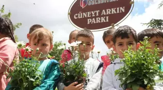 Odunpazarı Belediyesi, Cüneyt Arkın'a Papatyalarla Veda Etti