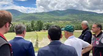 Bakan Kirişci selde zarar gören tarım arazilerini inceledi