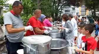 Balıkesir'de hayırsever kardeşler annelerinden kalan evi Yardım Sevenler Derneği'ne bağışladı