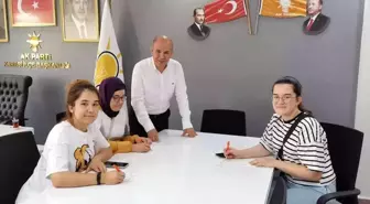 Balıkesir'de üçüz kardeşler AK Partiye üye oldu