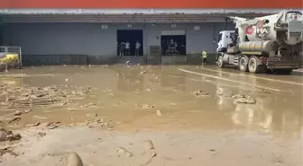 Bartın'da tekstil fabrikası sular altında kaldı