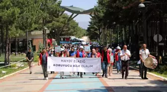 Elazığ'da 30 Haziran Koruyucu Aile Günü yürüyüşü düzenlendi