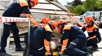 Mustafakemalpaşa'da gerçeği aratmayan tatbikat