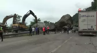 Artvin Valisi Doruk: 'Yolu trafiğe açmak için çalışmalarımızı başlattık'