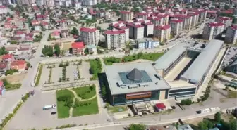 Van Büyükşehir Belediyesinin çevresindeki beton bariyerler kaldırıldı