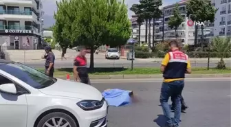 Son dakika haberleri... Yaya geçidinde otomobilin çarptığı bisiklete çarptığı kazanın yeni görüntüleri ortaya çıktı