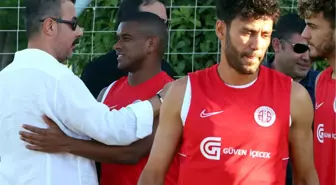 Antalyaspor'un yeniden anlaştığı Fernando ile Boffin antrenmana çıktı