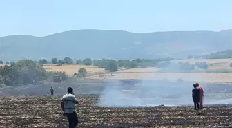 Saman balyası yapan araçtan çıkan kıvılcım 30 dönüm buğdayını yaktı