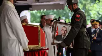 Son dakika haber! Şehit Piyade Uzman Çavuş Enes Özgül son yolculuğuna uğurlandı