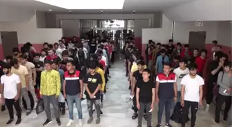 408 düzensiz göçmenin uçakla ülkelerine gönderilmesine başlandı