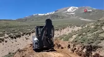 Dağcılar için Süphan Dağı'nda yol açma çalışması