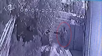 KAÇIRDIĞI AVUKAT EŞİNİ VE 3 YAŞINDAKİ KIZINI EMNİYETE GETİRİP TESLİM OLDU