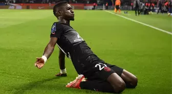 PSG'nin dünyaca ünlü yıldızı Gueye, Galatasaray'a geliyor