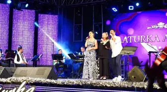 Menemen'de 'Alaturka Akşamlar' rüzgarı