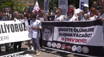 Son Dakika | Öldürülen Doktor Karakaya İçin Sağlıkçılardan Ankara'da Protesto: 'Onurlu Bir Bakan Tweet Atmazdı İstifa Ederdi, Batı'da Böyle Olur'