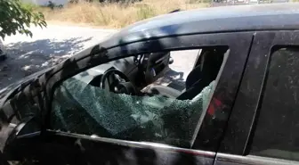 Park halindeki araçların camını kırıp ruhsatını aldılar