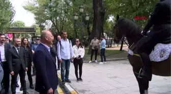 İSTANBUL-BAKAN SOYLU POLİSLERLE BAYRAMLAŞTI 'SİZ DEMOKRASİNİN TEMİNATISINIZ?