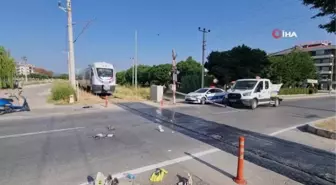 İzmir'de trenle motosiklet çarpıştı: 1 ağır yaralı