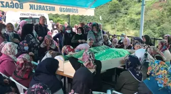 Son dakika haberleri... Trabzon'da devrilen ağacın altında kalan baba ile oğlunun cenazeleri defnedildi