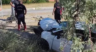 Malatya'da tabelaya çarpan otomobil şarampole düştü, 3 kişi öldü, 2 kişi yaralandı