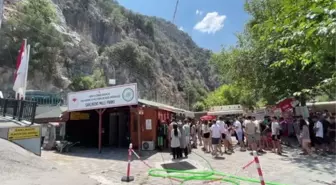 Saklıkent Kanyonu'nda bayram tatili yoğunluğu