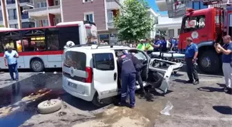 Hafif ticari araç halk otobüsüne çarptı: 2 ölü, 3 ağır yaralı