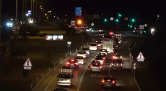 Tatilciler dönüşe geçti: 43 ilin geçiş güzergahında trafik yoğunluğu