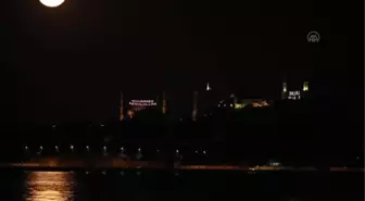 (TIMELAPSE) İstanbul'da dolunay