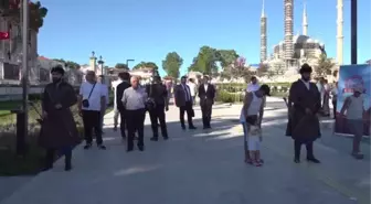 Edirne'deki Selimiye Meydanı'nda '15 Temmuz fotoğrafları' sergisi açıldı