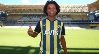 Brezilyalı futbolcu Willian Arao resmen Fenerbahçe'de