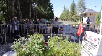 Son dakika... 15 Temmuz kahramanı şehit Ömer Halisdemir'in kabrinde ziyaretçi yoğunluğu