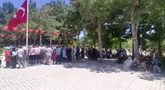 15 Temmuz Şehidi Ömer Halisdemir'in Kabrine Ziyaretçi Akını