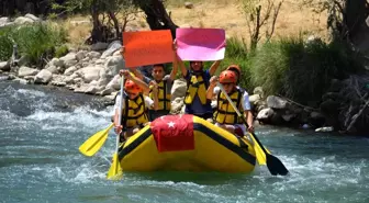 Şırnak'ta 15 Temmuz Şehitleri anısına rafting düzenlendi