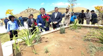 Son dakika: Uçak kazasında şehit düşen emniyet mensupları için anma töreni