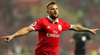 Haris Seferovic, Galatasaray'da! 15 maçta forma giyerse satın alma opsiyonu devreye girecek