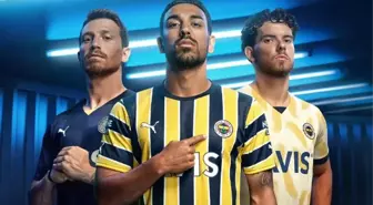 Ece Seçkin'in konser verdiği Fenerbahçe forma lansmanında ünlüler geçidi yaşandı