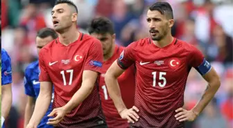 İlklerin ve rekorların adamı, milli futbolcu Mehmet topal aktif futbol kariyerini noktaladı