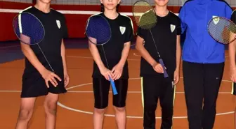 Manisa BBSK'lı badmintoncular, milli takımda